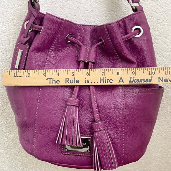 TIGNANELLO Purple Magenta Pebbled Leather Drawstring Tassel Bucket Shoulder Bag - Picture 8 of 16